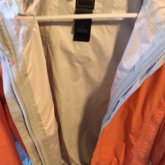 The Women’s  The North Face Jacket Outdoor - Picture 5 of 8
